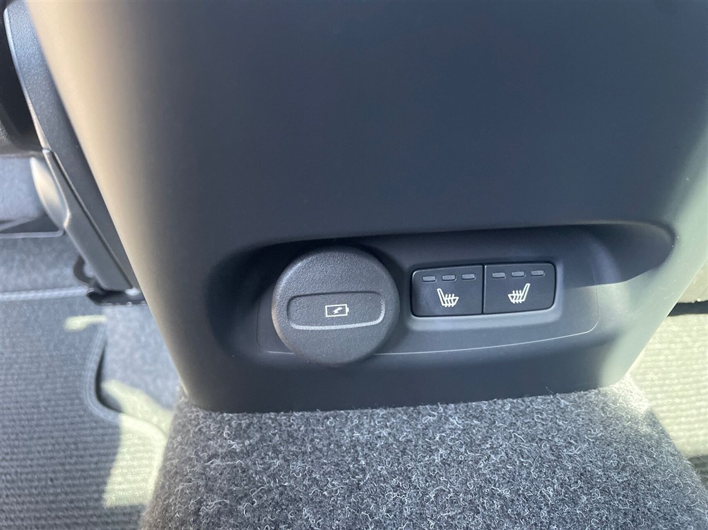 Volvo EX40 Twin Engine Black Edition AWD 408HK 5d Aut. - Image 25