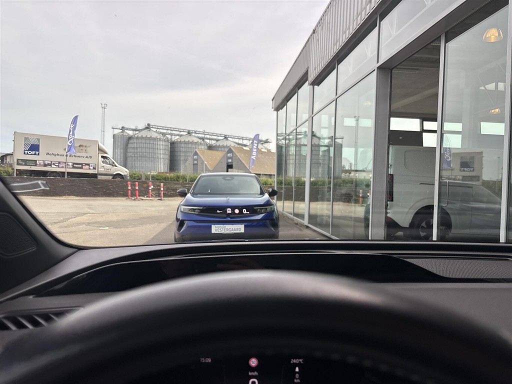Skoda Enyaq Coupe iV RS 4x4 299HK 5d Aut. - Image 14