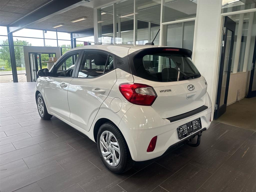 Hyundai i10 1,0 Essential AMT 67HK 5d Aut.