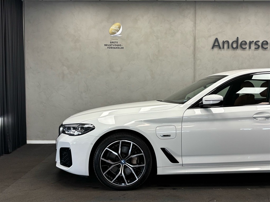 BMW 545e 3,0 Plugin-hybrid M-Sport XDrive Steptronic 395HK 8g Aut. - Image 8