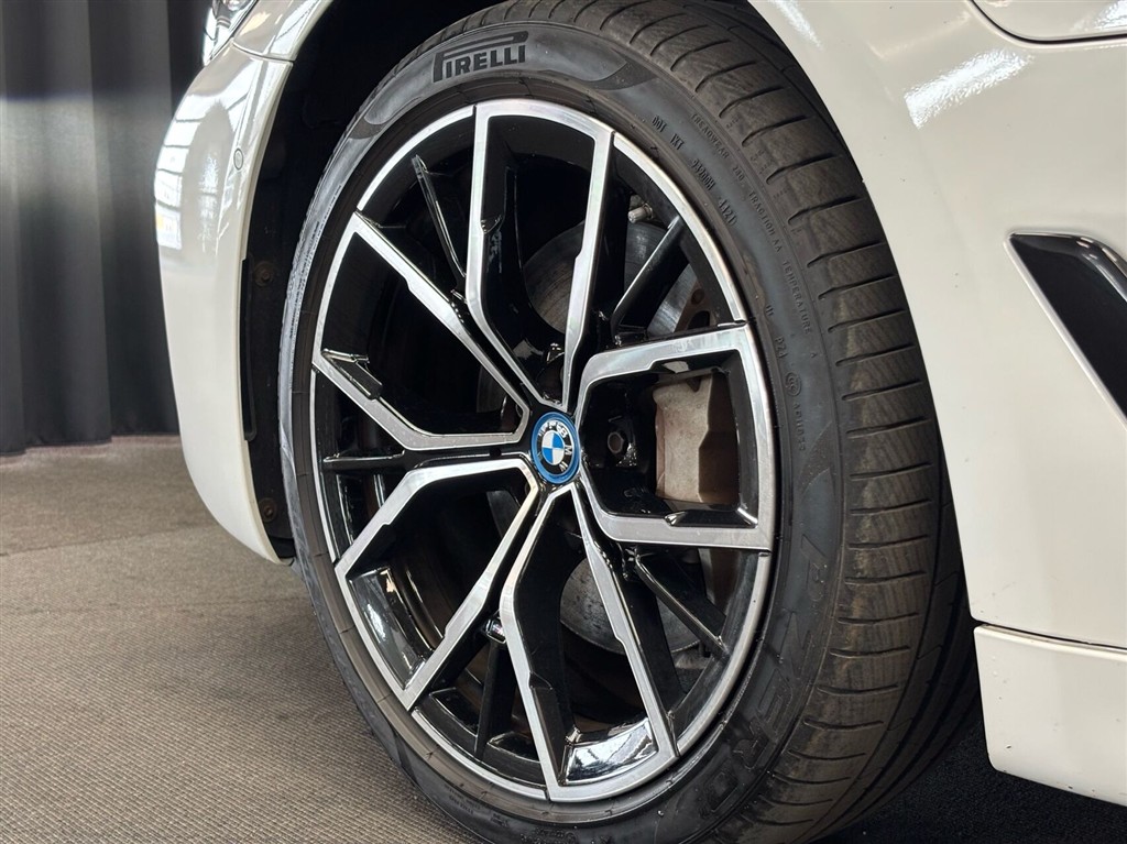 BMW 545e 3,0 Plugin-hybrid M-Sport XDrive Steptronic 395HK 8g Aut. - Image 9
