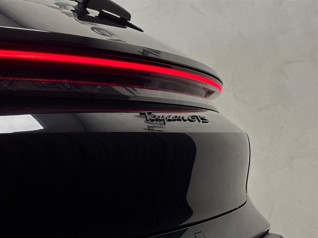 Porsche Taycan GTS Sport Turismo EL 4x4 517HK Stc Aut. - Image 6