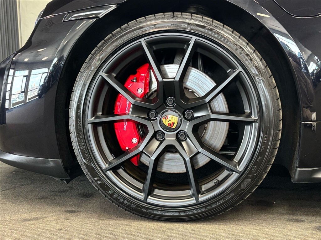 Porsche Taycan GTS Sport Turismo EL 4x4 517HK Stc Aut. - Image 10