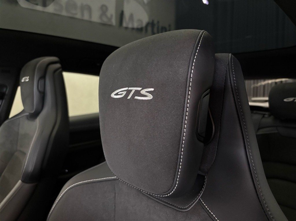 Porsche Taycan GTS Sport Turismo EL 4x4 517HK Stc Aut. - Image 20