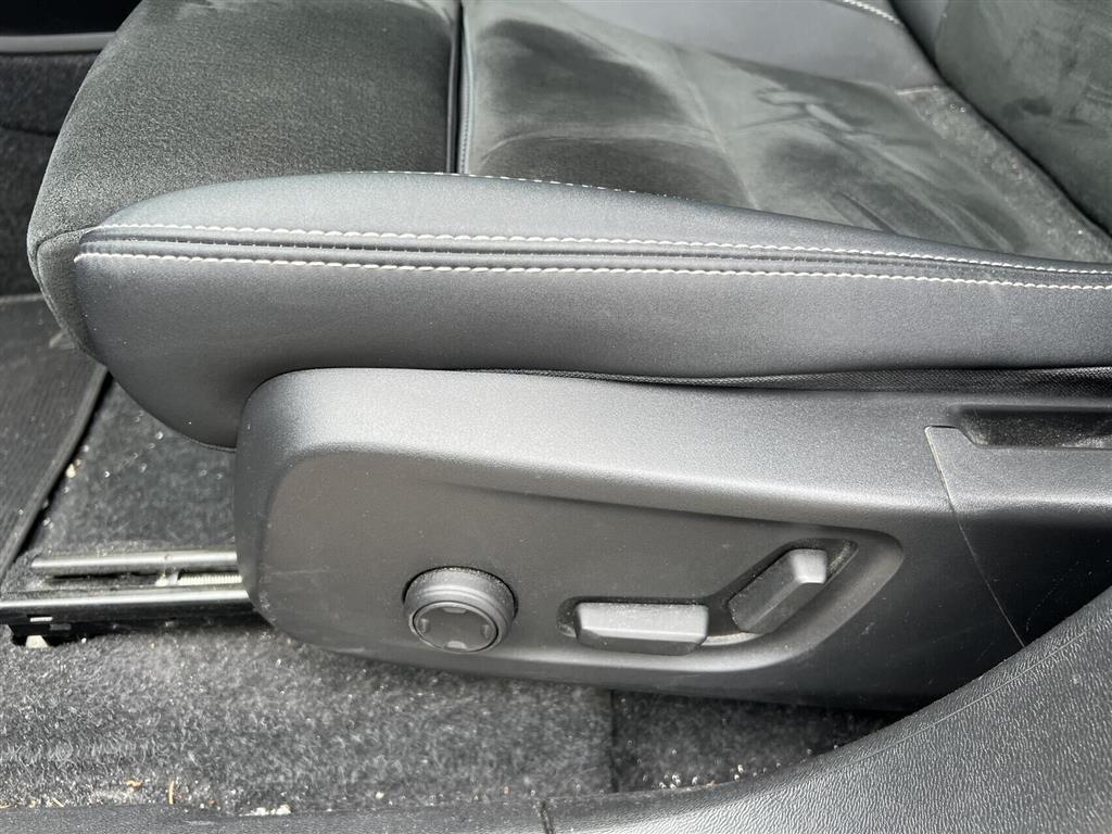 Volvo XC40 P6 Recharge Ultimate 231HK 5d Aut. - Image 6