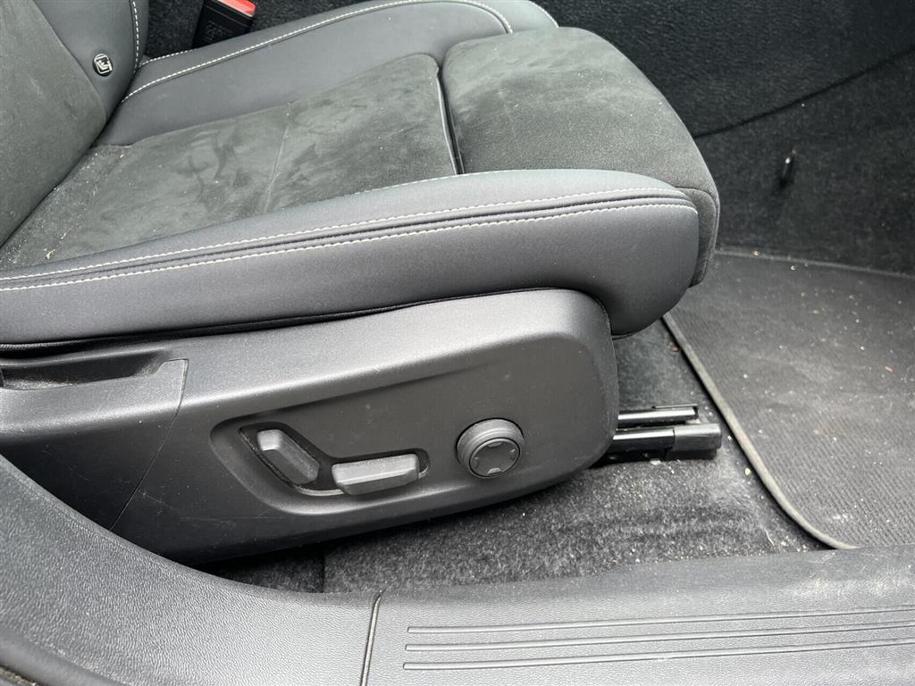 Volvo XC40 P6 Recharge Ultimate 231HK 5d Aut. - Image 12