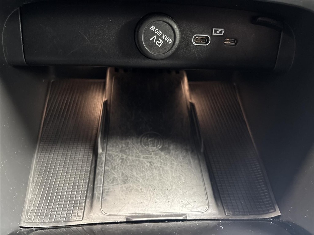 Volvo XC40 P6 Recharge Ultimate 231HK 5d Aut. - Image 19