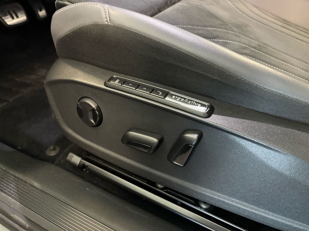 VW ID.4 EL Pro Performance 204HK 5d Aut. - Image 11