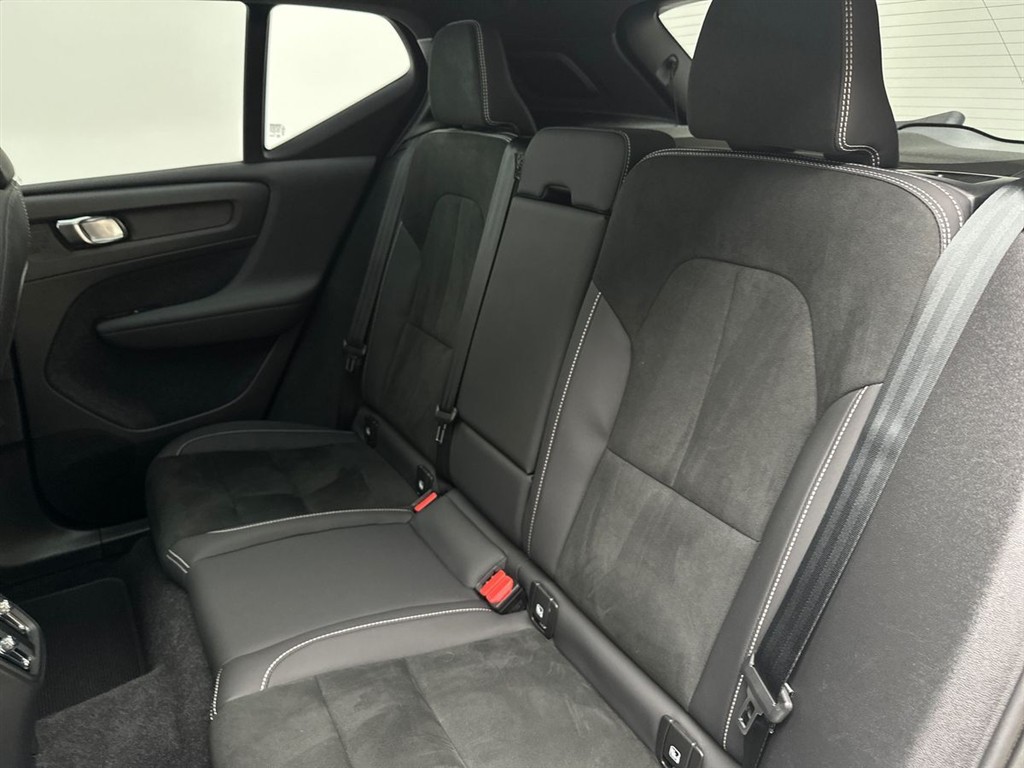 Volvo XC40 Recharge Single Engine Ultimate 231HK 5d Aut. - Image 7