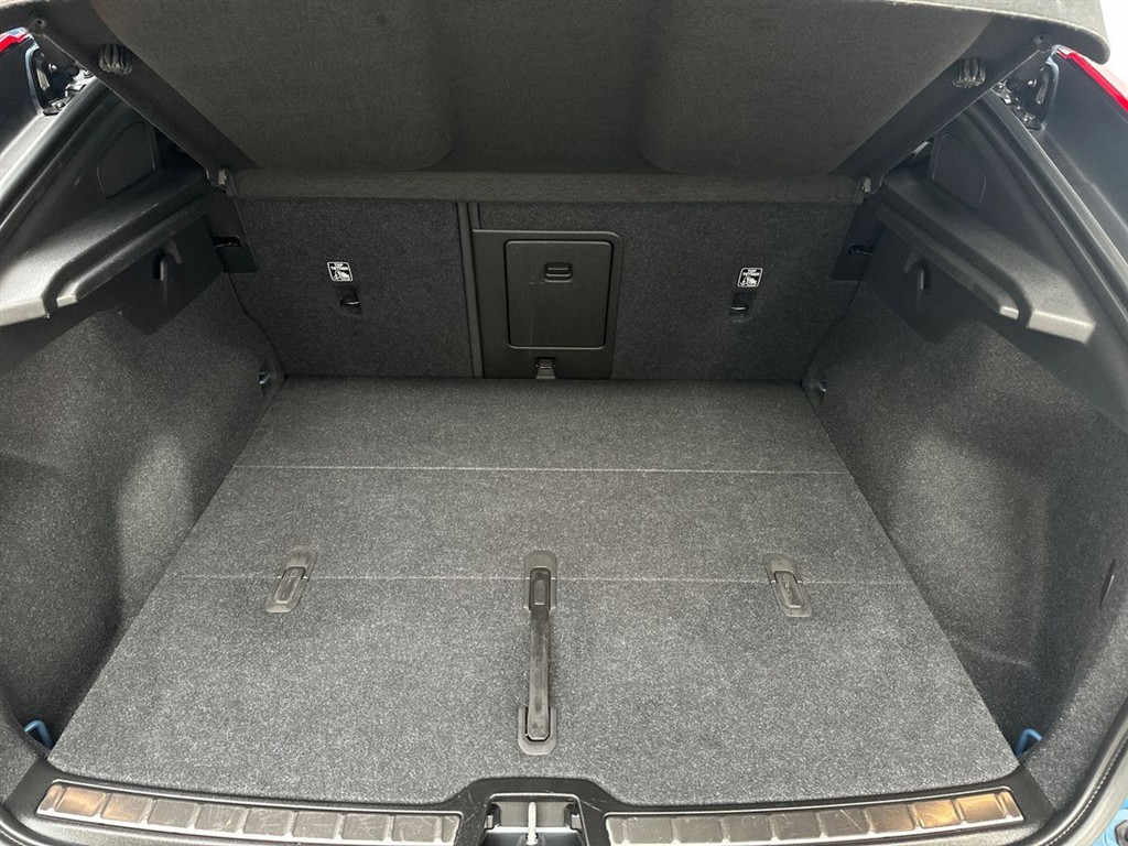Volvo C40 P6 Recharge Ultimate 231HK 4d Aut. - Image 14