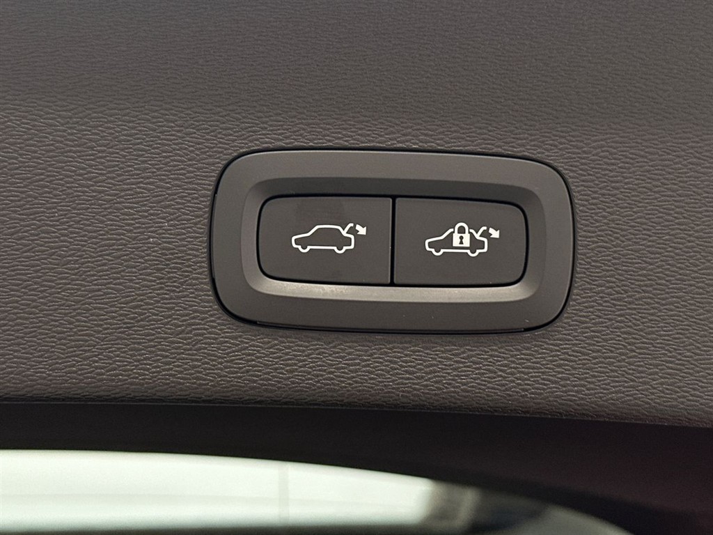 Volvo C40 P6 Recharge Ultimate 231HK 4d Aut. - Image 19