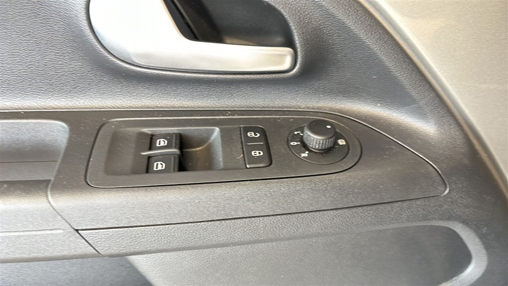 Seat Mii EL 83HK 5d Aut. - Image 14