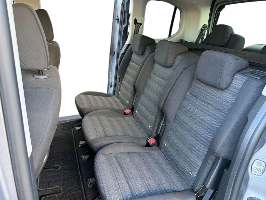 Opel Combo-e Life E85 50 Ultimate - Image 9