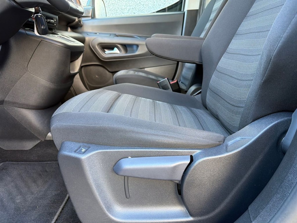 Opel Combo-e Life E85 50 Ultimate - Image 19