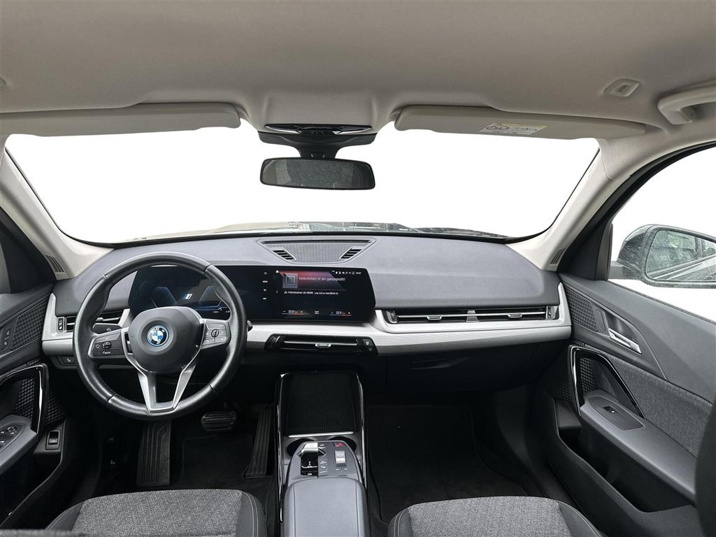 BMW iX1 xDrive30 EL 4x4 313HK 5d Aut. - Image 4