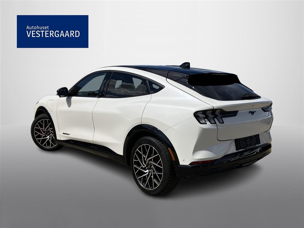 Ford Mustang Mach-E EL UR Premium AWD 351HK 5d Aut. - Image 3