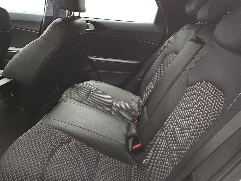 Kia XCeed 1,6 GDI Plugin-hybrid Prestige DCT 141HK 5d 6g Aut. - Image 11