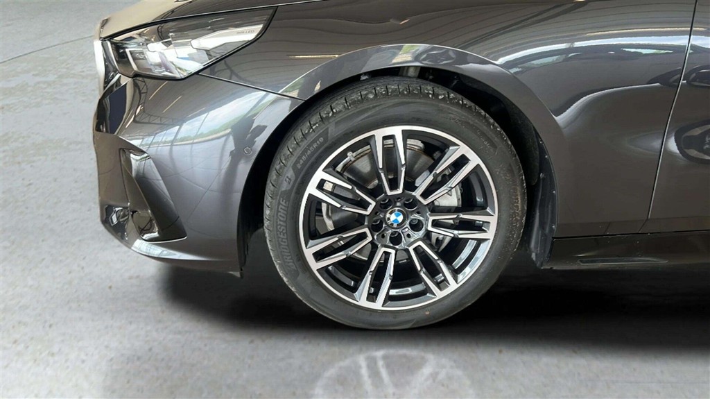 BMW i5 eDrive40 Touring EL M-Sport 340HK Stc Aut. - Image 5