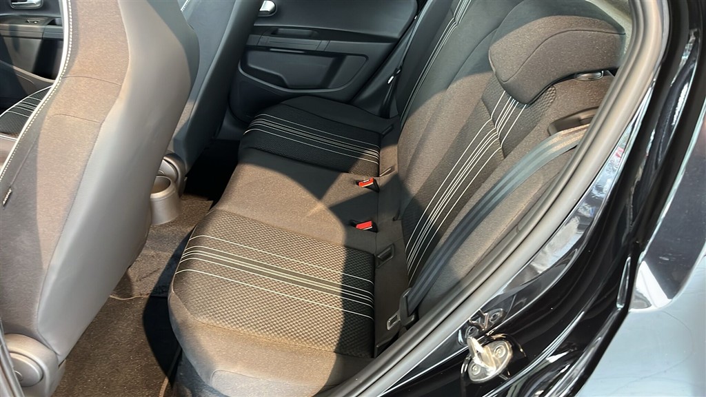 Seat Mii EL 83HK 5d Aut. - Image 7