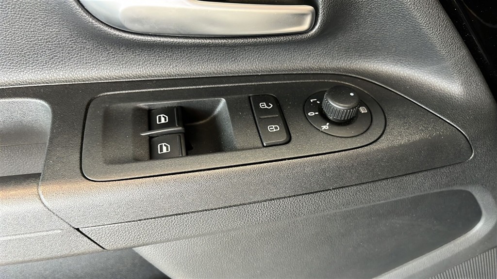 Seat Mii EL 83HK 5d Aut. - Image 14