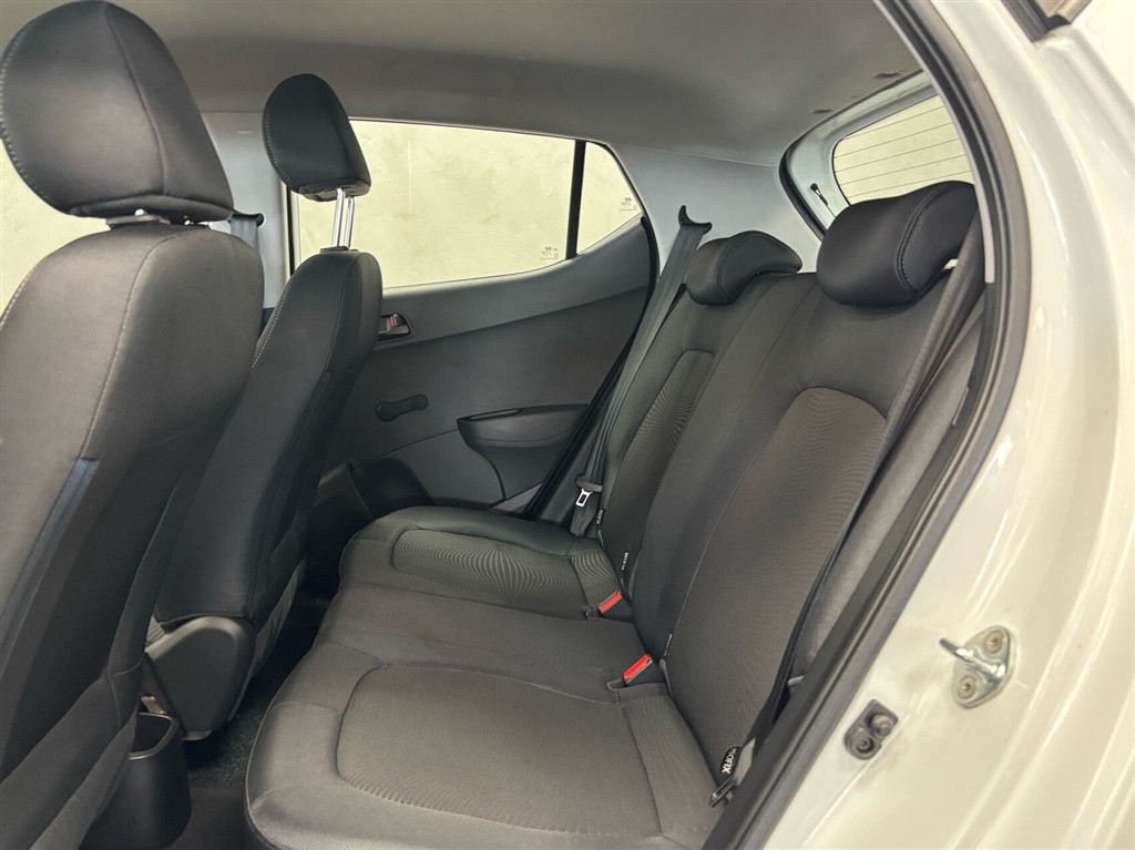 Hyundai i10 1,0 Life 66HK 5d - Image 8