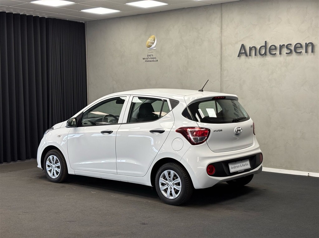 Hyundai i10 1,0 Life 66HK 5d - Image 3