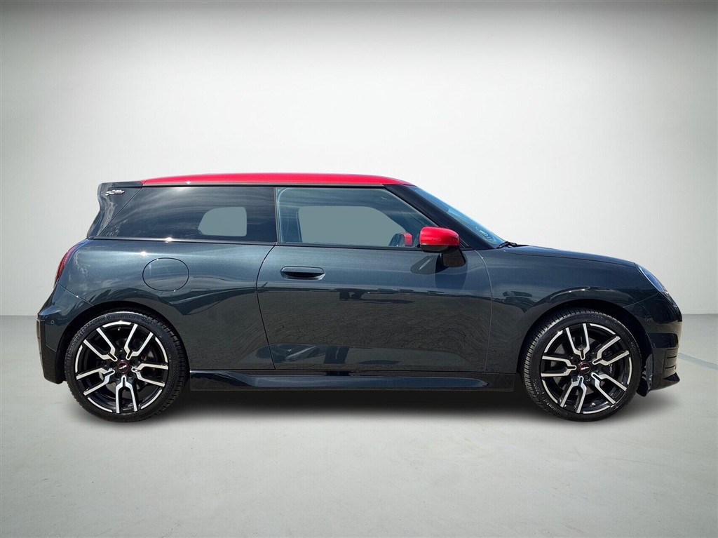 Mini Cooper E EL JCW Trim Option Level M 184HK 3d Aut. - Image 6