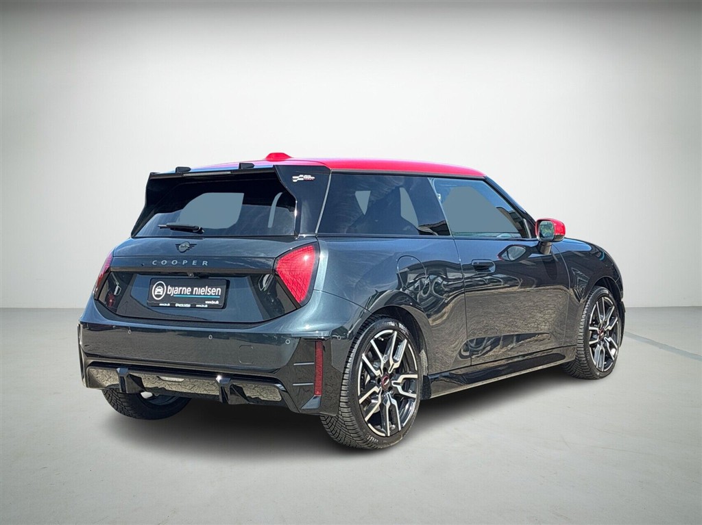 Mini Cooper E EL JCW Trim Option Level M 184HK 3d Aut. - Image 2