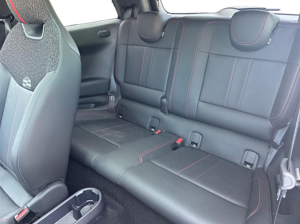 Mini Cooper E EL JCW Trim Option Level M 184HK 3d Aut. - Image 14