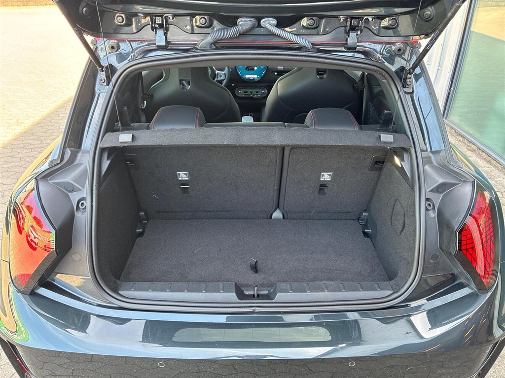 Mini Cooper E EL JCW Trim Option Level M 184HK 3d Aut. - Image 15