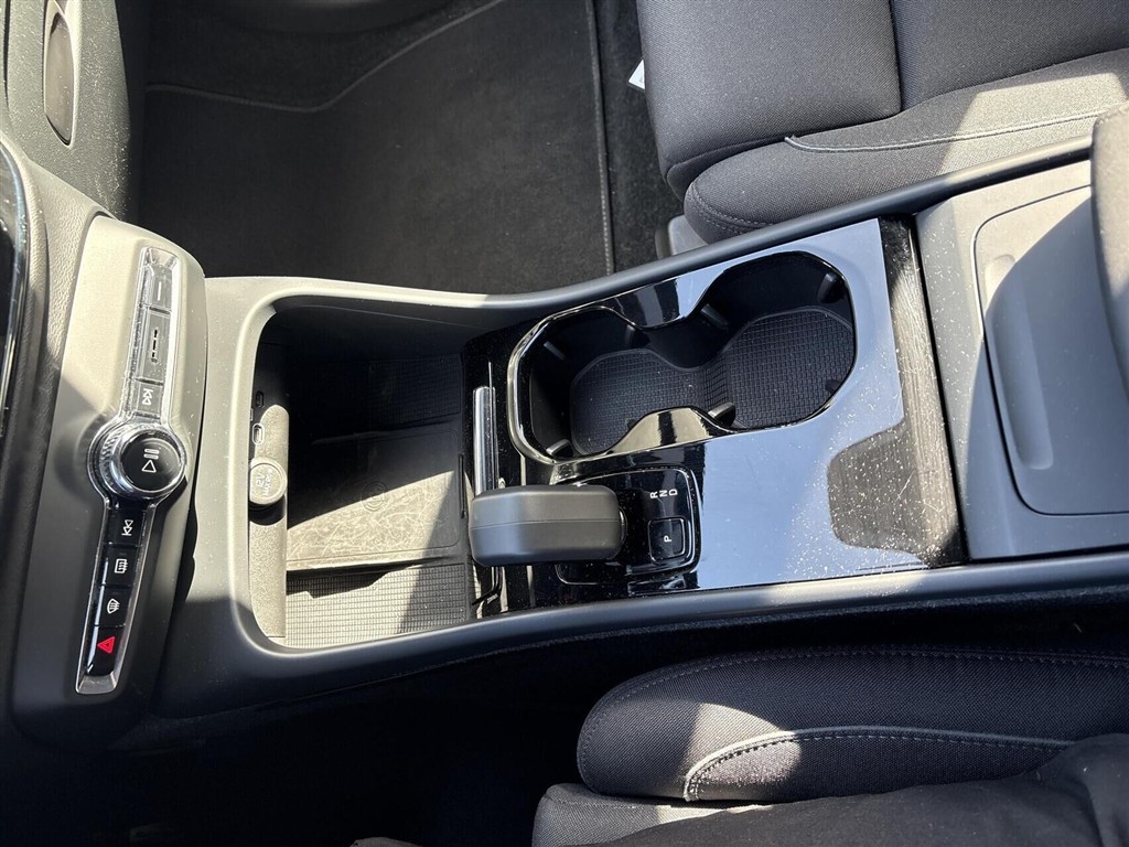 Volvo XC40 P6 Recharge Plus 231HK 5d Aut. - Image 9