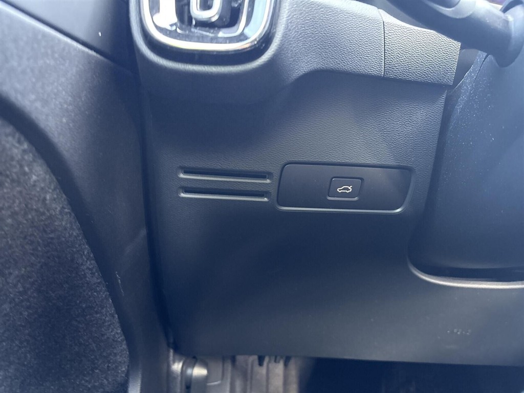 Volvo XC40 P6 Recharge Plus 231HK 5d Aut. - Image 15