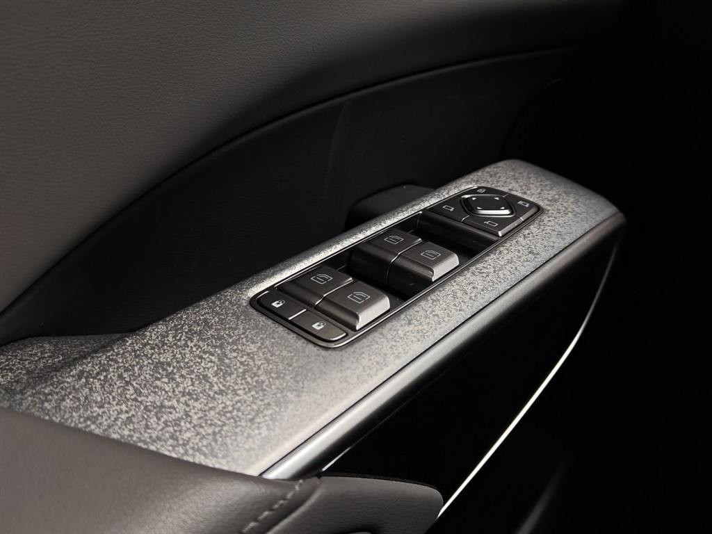 Hongqi EHS7 EL Exclusive 344HK 5d Aut. - Image 20