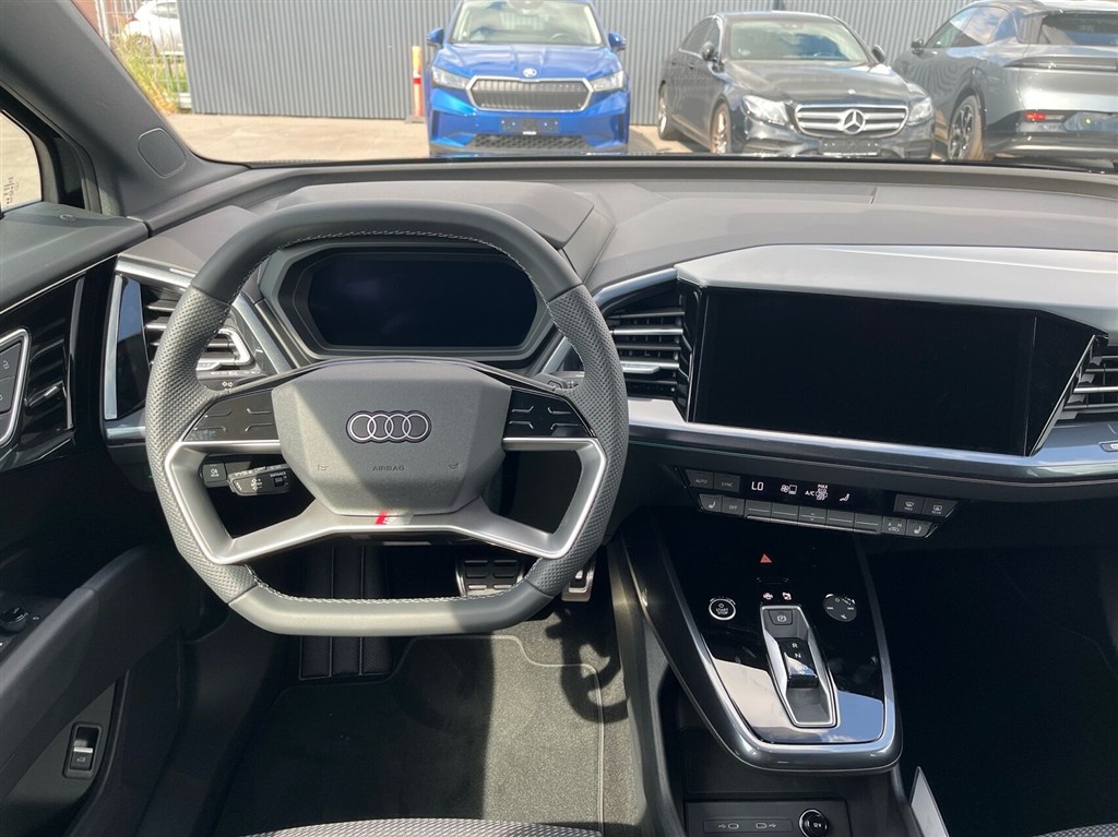Audi Q4 45 E-tron S Line Edition Quattro 286HK 5d Aut. - Image 9