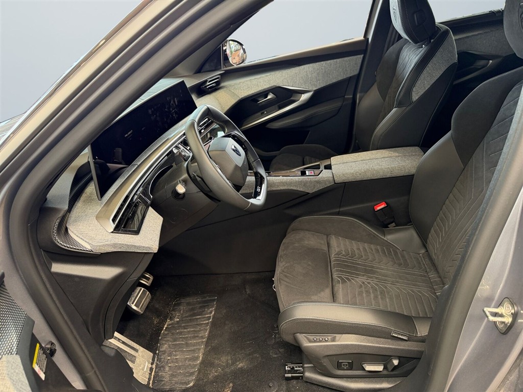 Peugeot e-5008 EL GT Pack 210HK 5d Aut. - Image 4