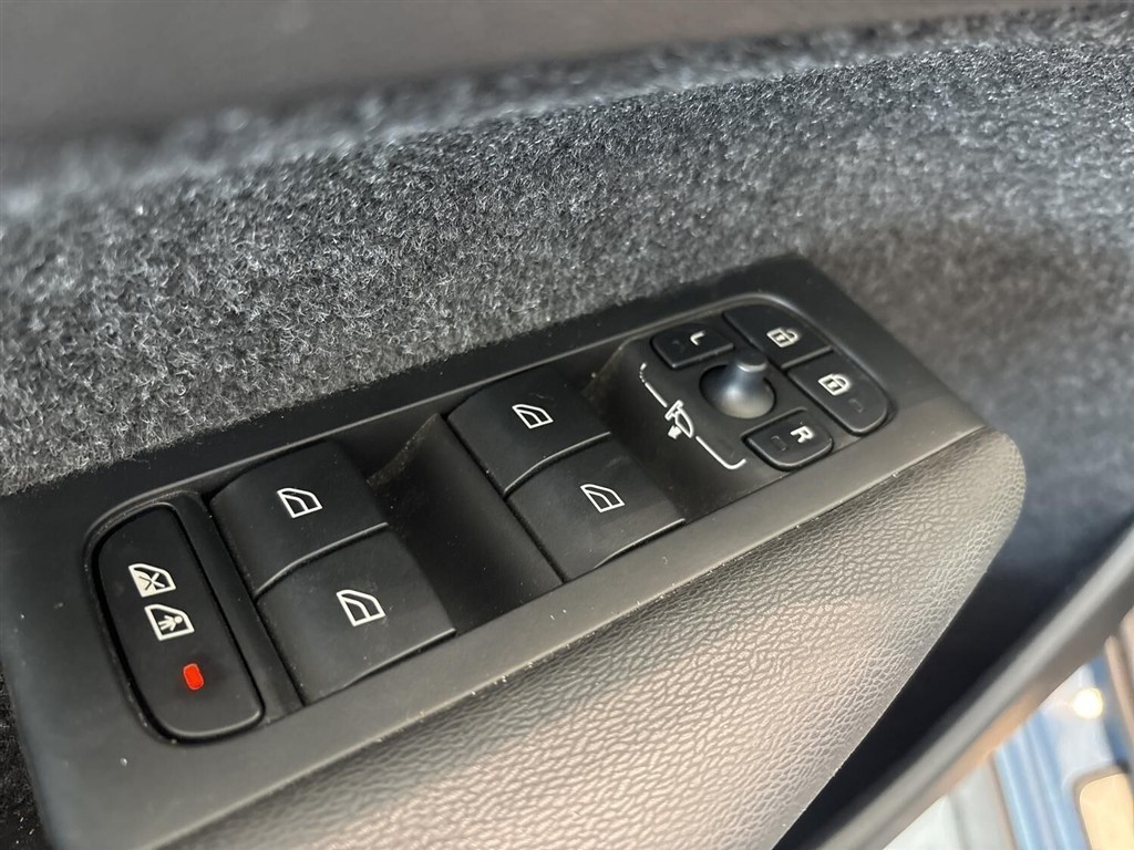 Volvo XC40 P6 Recharge Ultimate 231HK 5d Aut. - Image 13