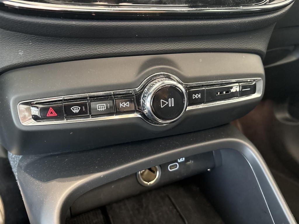 Volvo XC40 P6 Recharge Ultimate 231HK 5d Aut. - Image 19