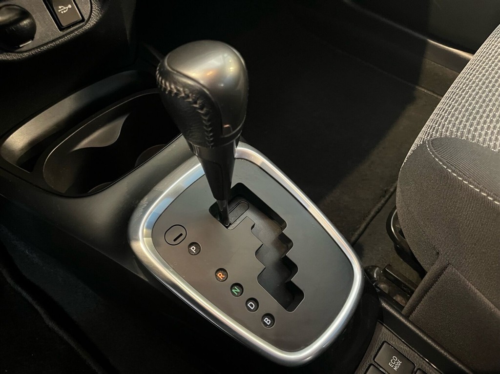 Toyota Yaris 1,5 Hybrid H2 E-CVT 100HK 5d Trinl. Gear - Image 8
