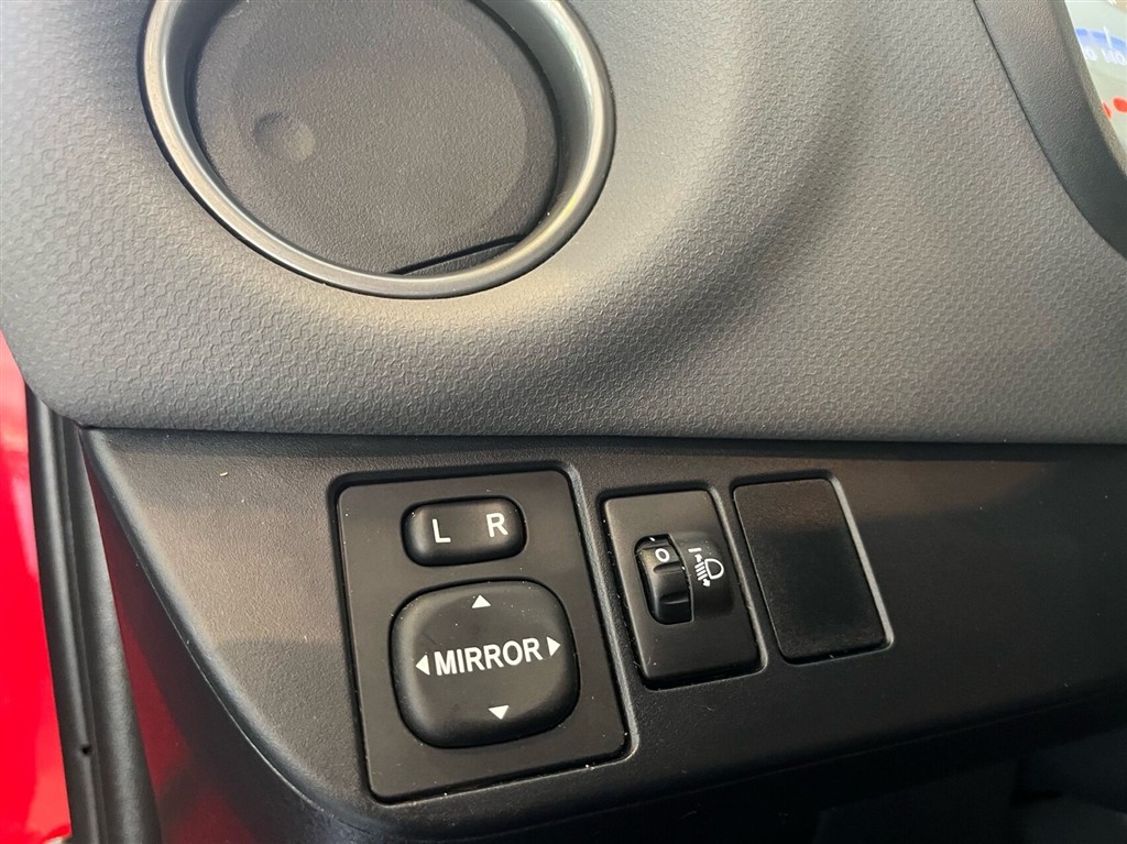 Toyota Yaris 1,5 Hybrid H2 E-CVT 100HK 5d Trinl. Gear - Image 11