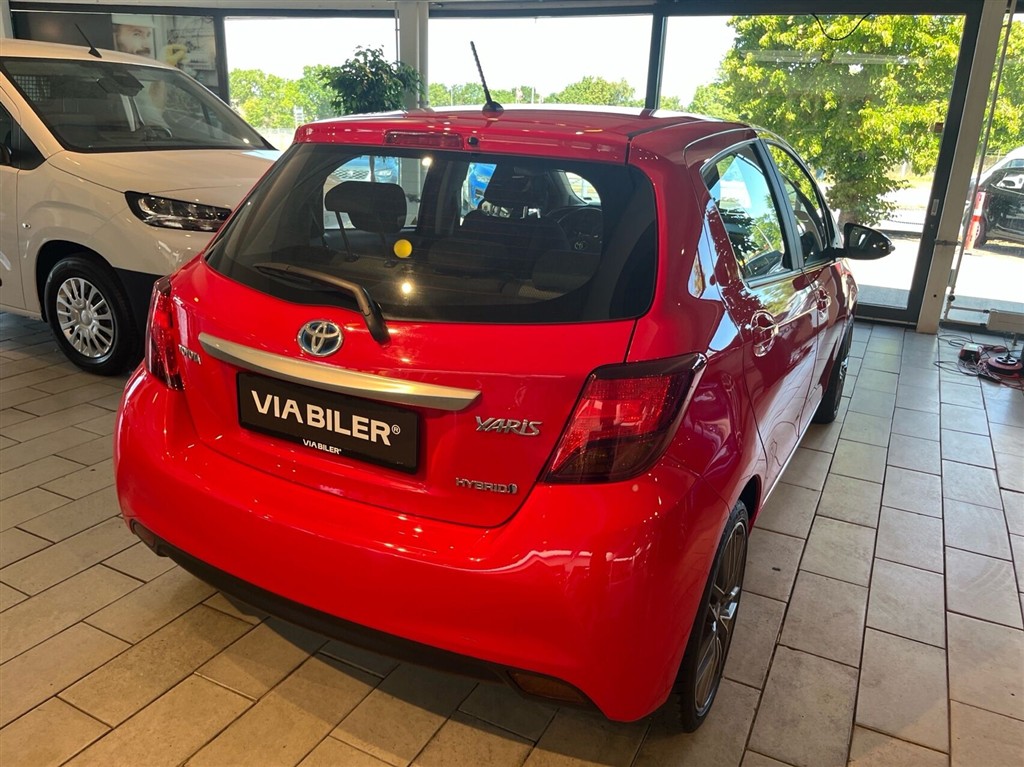 Toyota Yaris 1,5 Hybrid H2 E-CVT 100HK 5d Trinl. Gear - Image 3