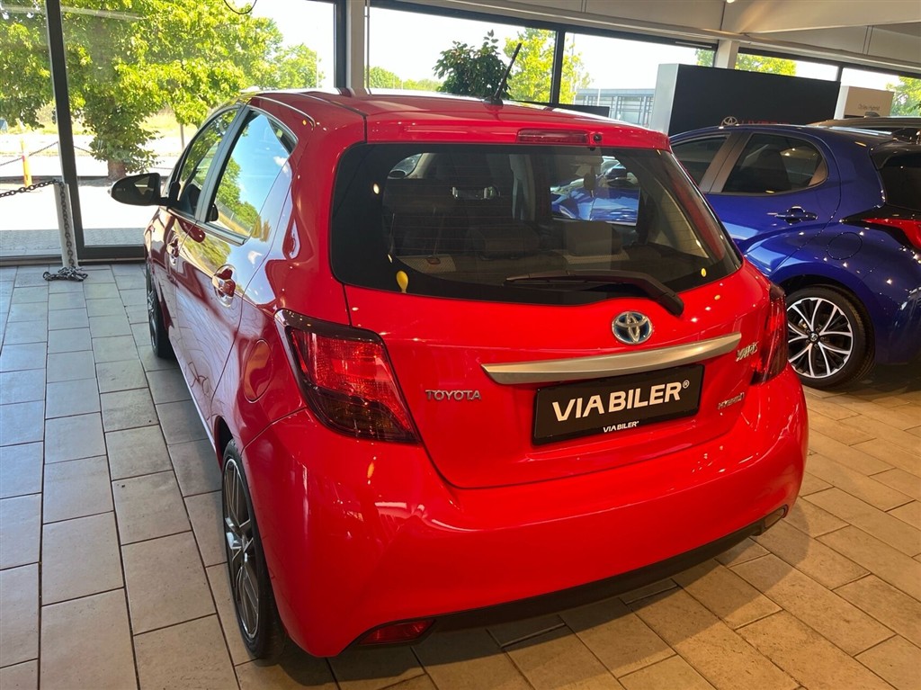 Toyota Yaris 1,5 Hybrid H2 E-CVT 100HK 5d Trinl. Gear - Image 4