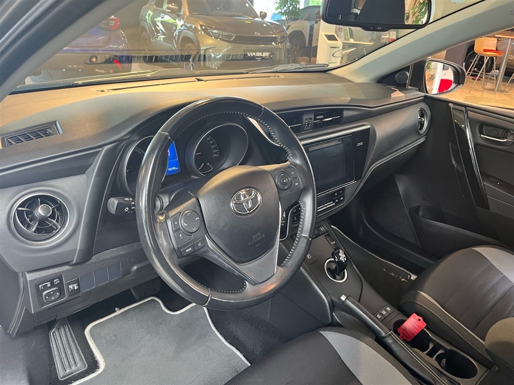Toyota Auris Touring Sports 1,8 Hybrid H2 Comfort 136HK Stc Aut. - Image 9