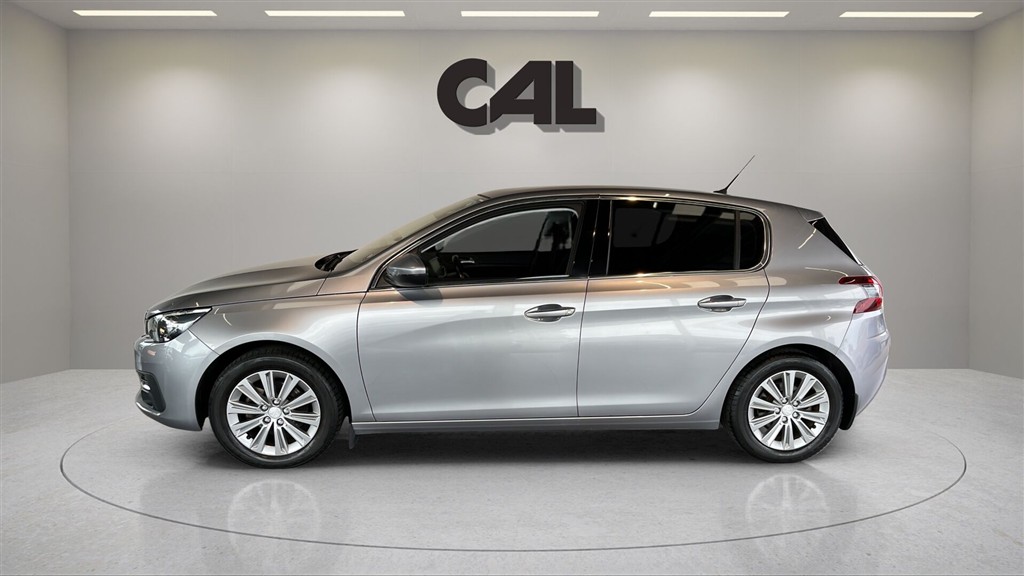 Peugeot 308 1,2 e-THP Selection Sky 130HK 5d - Image 2