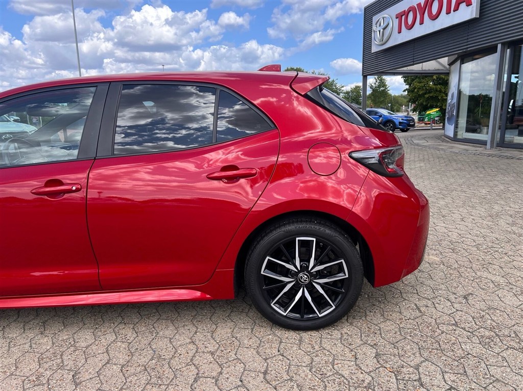 Toyota Corolla 1,8 Hybrid H3 Smart E-CVT 122HK 5d Trinl. Gear - Image 14