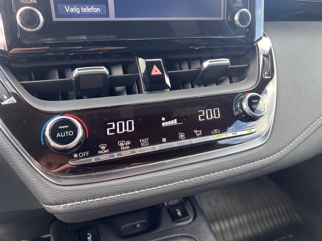 Toyota Corolla 1,8 Hybrid H3 Smart E-CVT 122HK 5d Trinl. Gear - Image 17