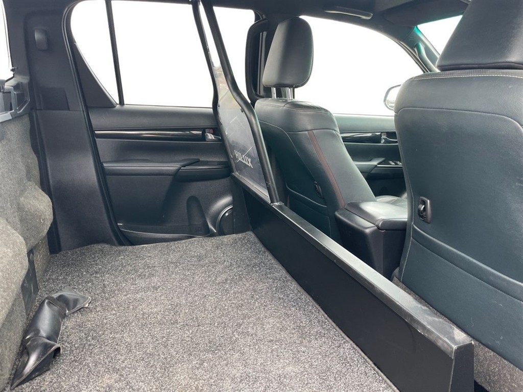 Toyota HiLux Dobb.Kab. 2,4 D-4D Anniversary Edition 4x4 150HK DobKab Aut. - Image 16