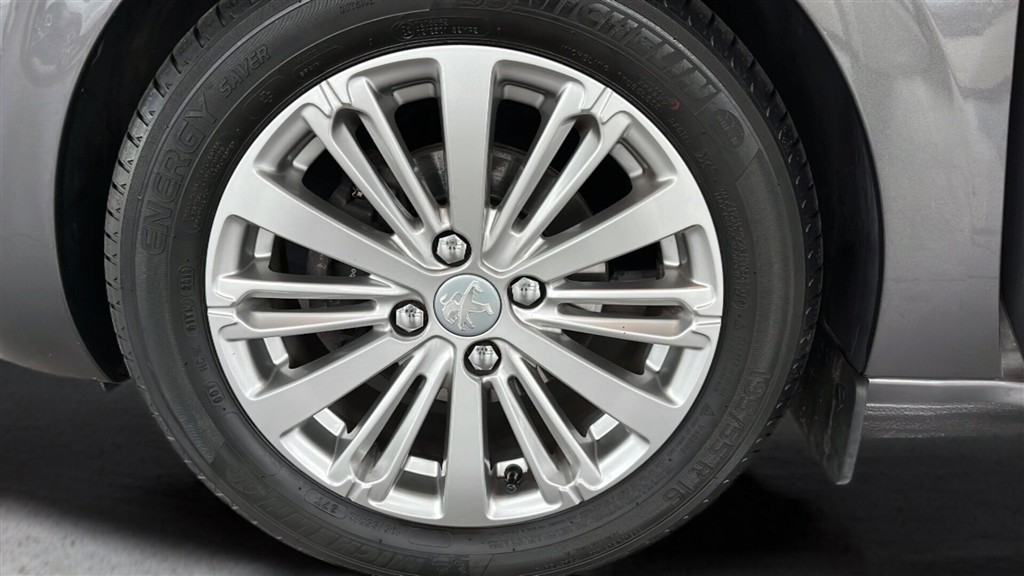 Peugeot 208 1,5 BlueHDi Prestige 100HK 5d - Image 17