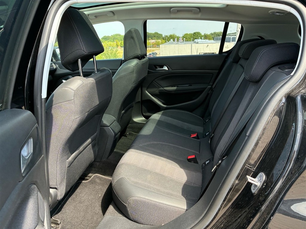 Peugeot 308 1,5 BlueHDi Infinity 130HK 5d 6g - Image 4