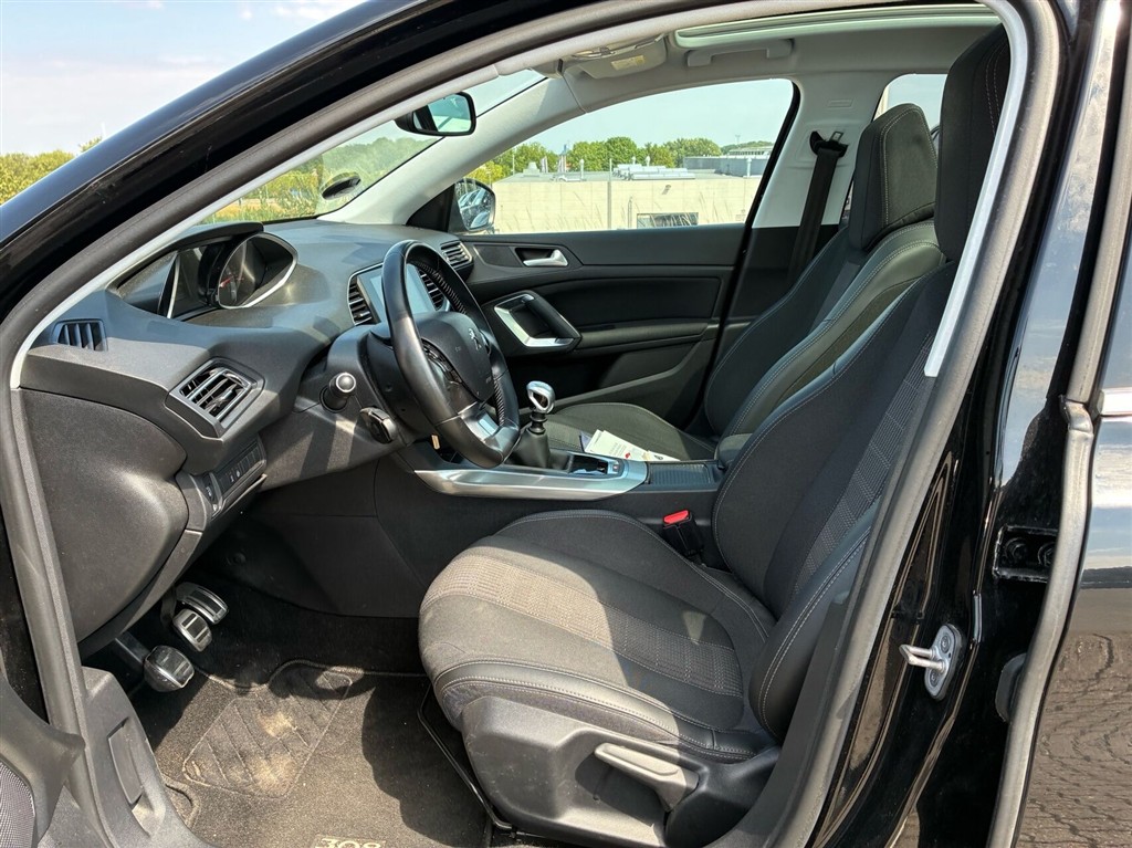 Peugeot 308 1,5 BlueHDi Infinity 130HK 5d 6g - Image 5
