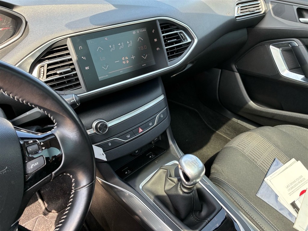 Peugeot 308 1,5 BlueHDi Infinity 130HK 5d 6g - Image 8
